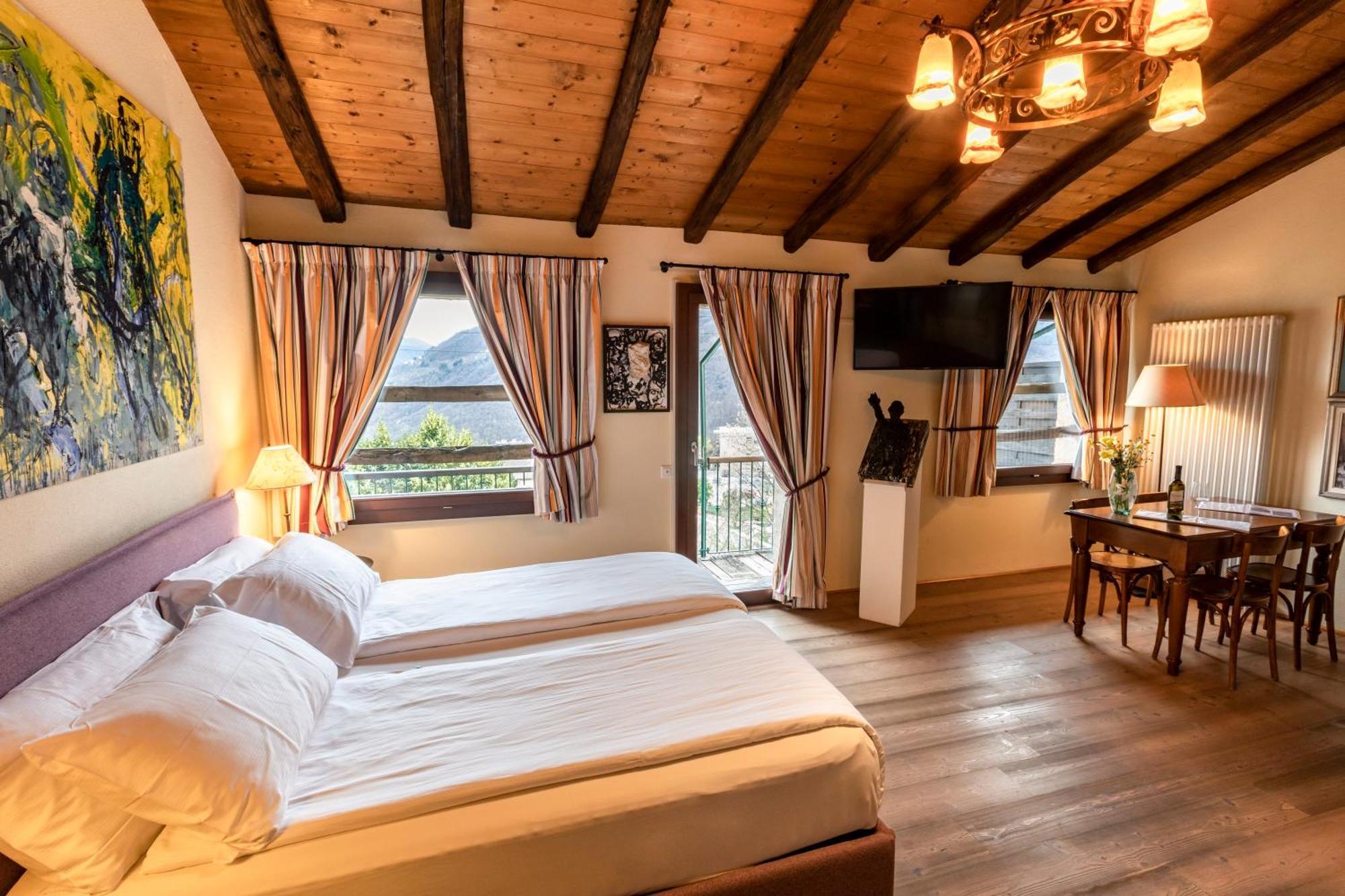 Wine & Art Relais Vallombrosa Castelrotto Room photo